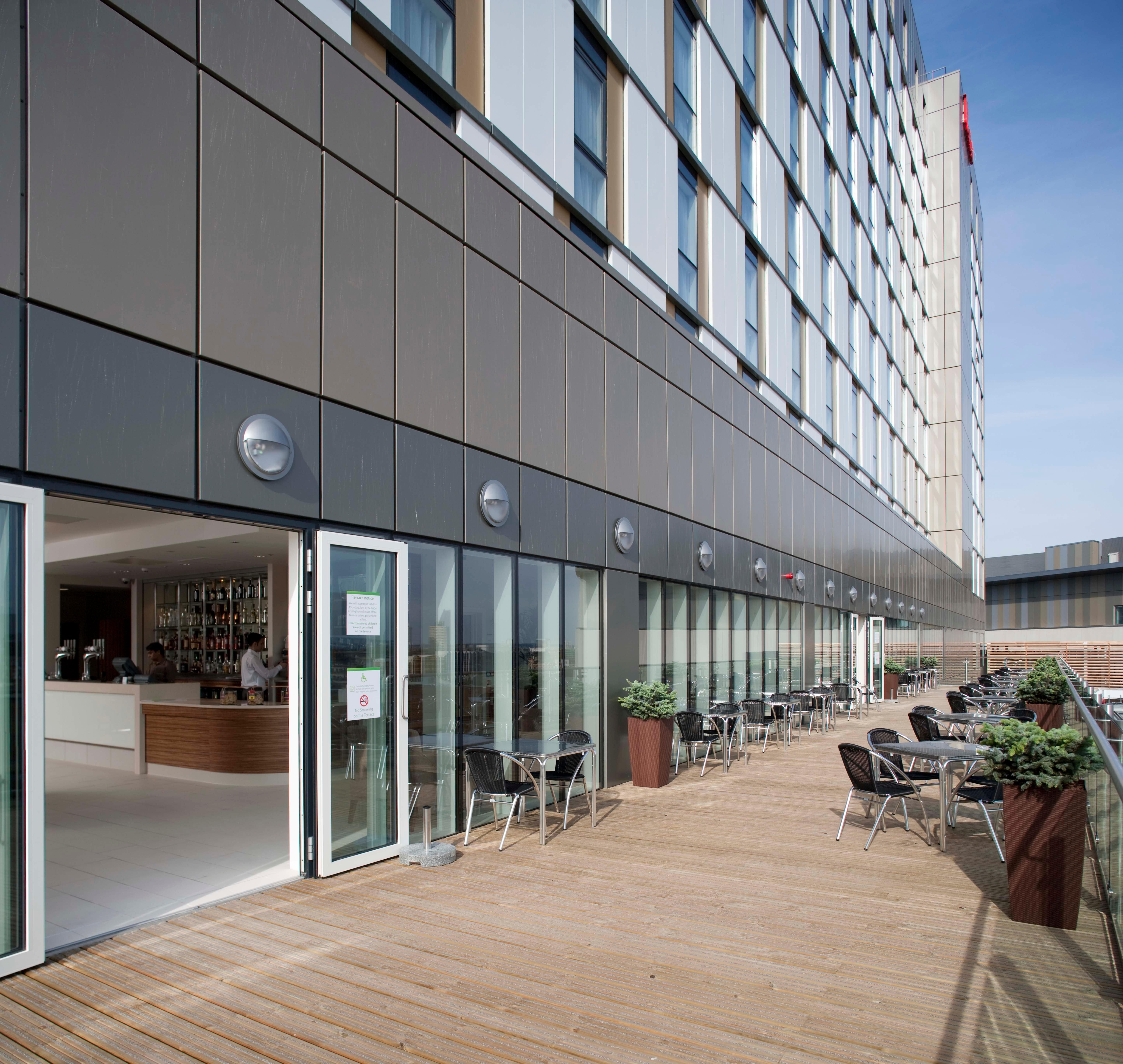 Hyatt Regency London Stratford Hotel Exterior photo